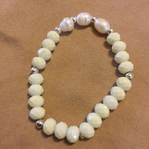 Pearl and crystal stretch bracelet